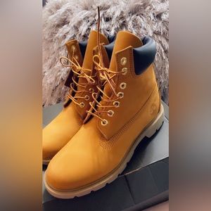 Timberland Classic 6 Inch Waterproof Boot Wheat Nubuck Size Men 7.5